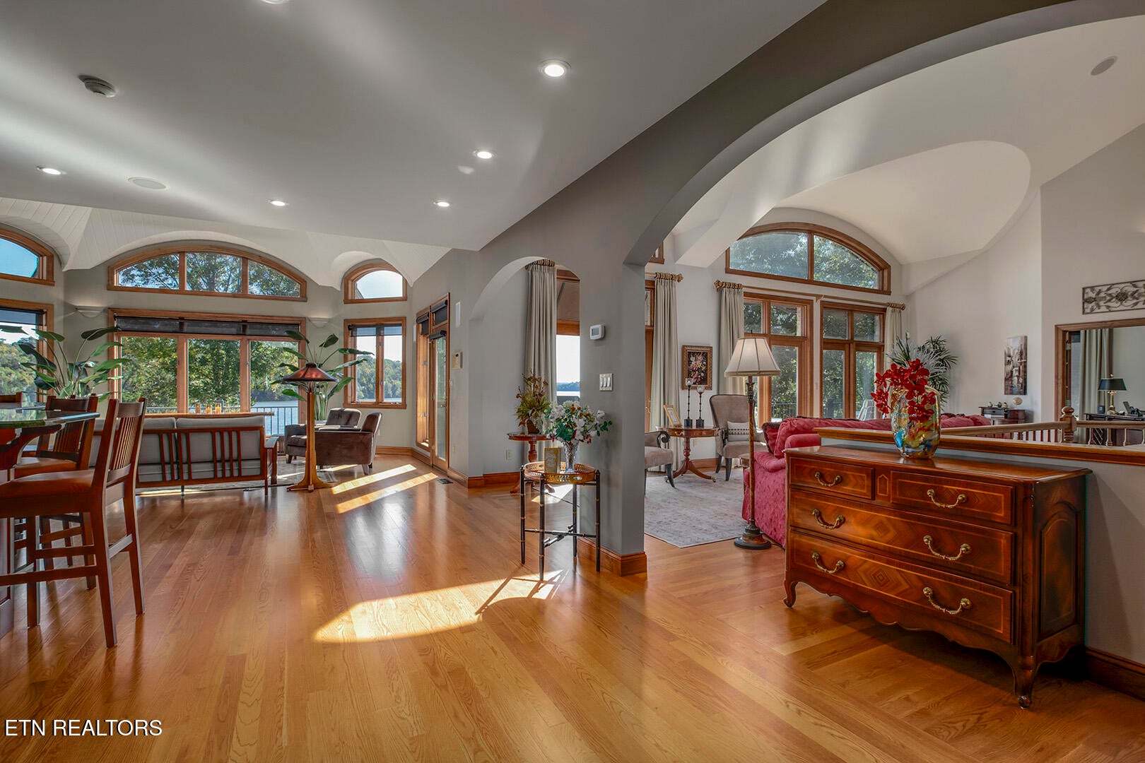 Vonore, Tennessee, 37885, United States, 5 Bedrooms Bedrooms, ,5 BathroomsBathrooms,Residential,Active,1973331