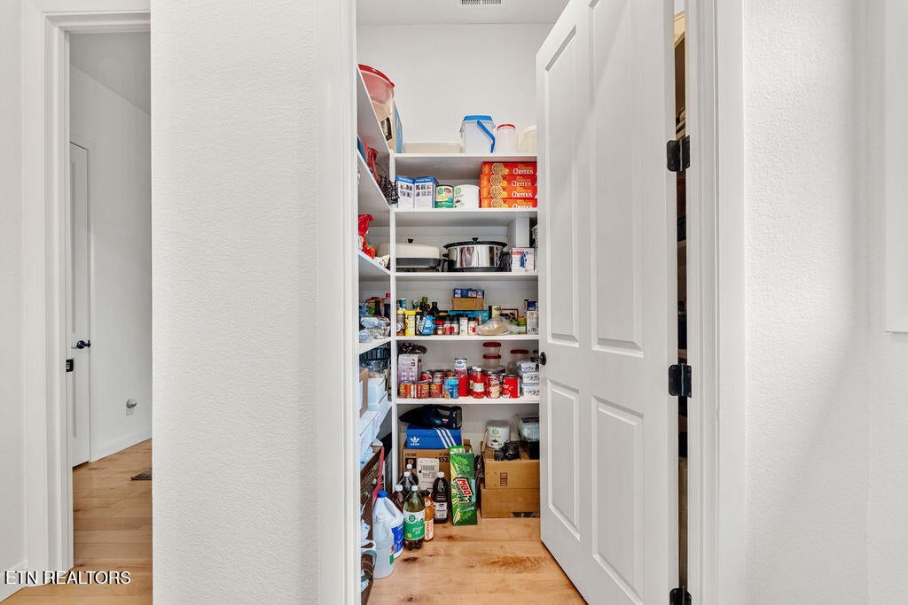 Maryville, Tennessee, 37801, United States, 5 Bedrooms Bedrooms, ,5 BathroomsBathrooms,Residential,Active,2013636