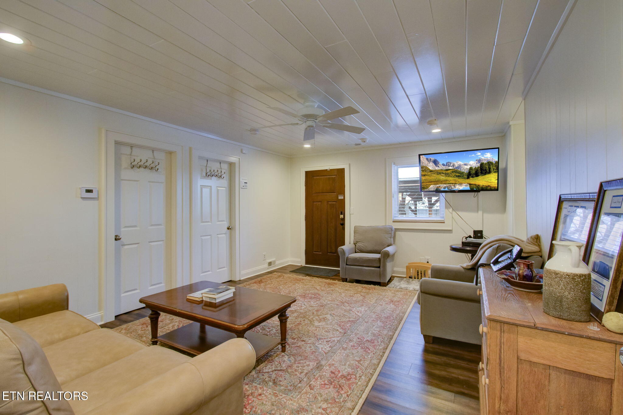 Walland, Tennessee, 37886, United States, 7 Bedrooms Bedrooms, ,6 BathroomsBathrooms,Residential,Active,1910366