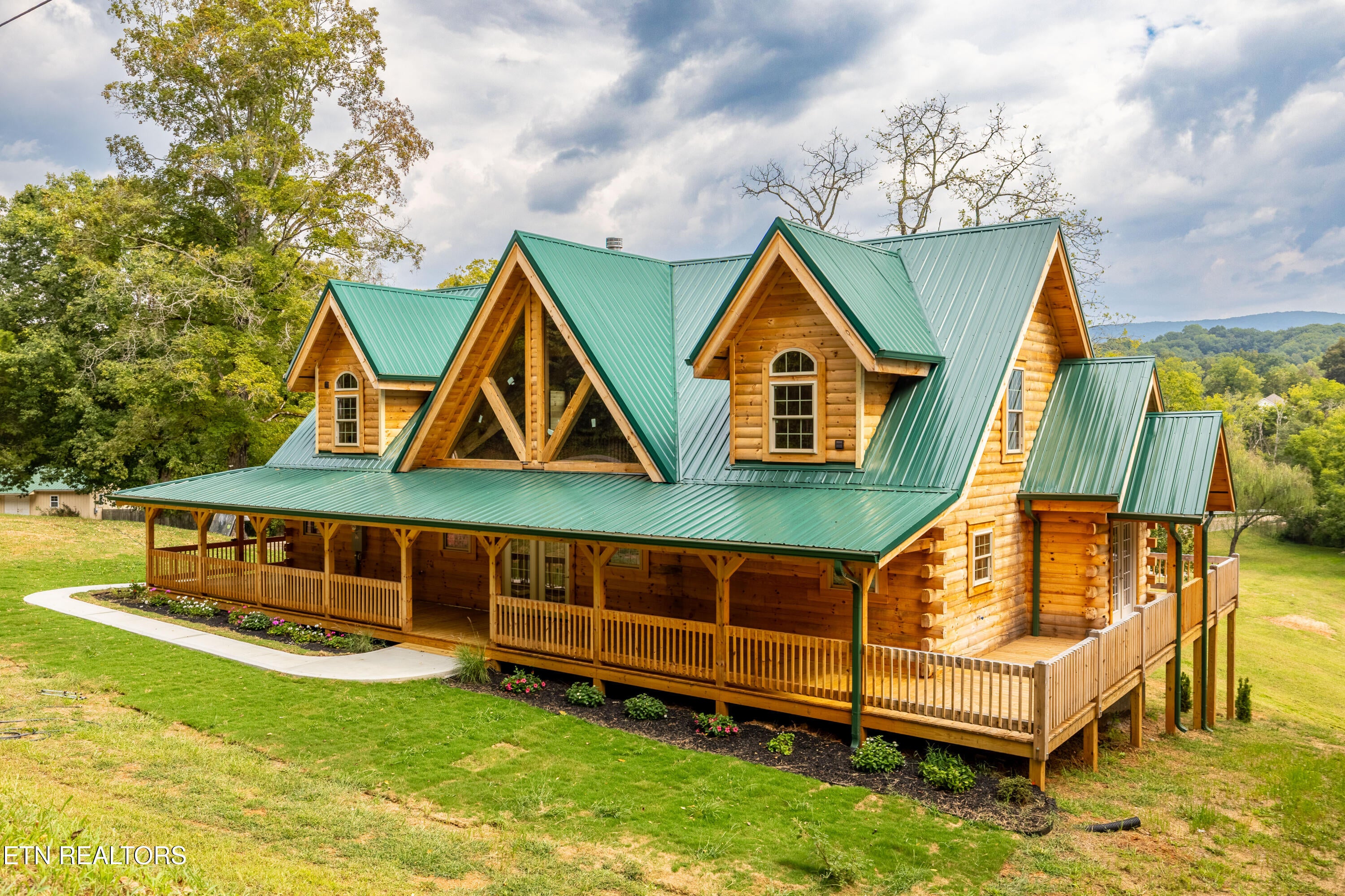 Maryville, Tennessee, 37803, United States, 3 Bedrooms Bedrooms, ,4 BathroomsBathrooms,Residential,Active,1952296