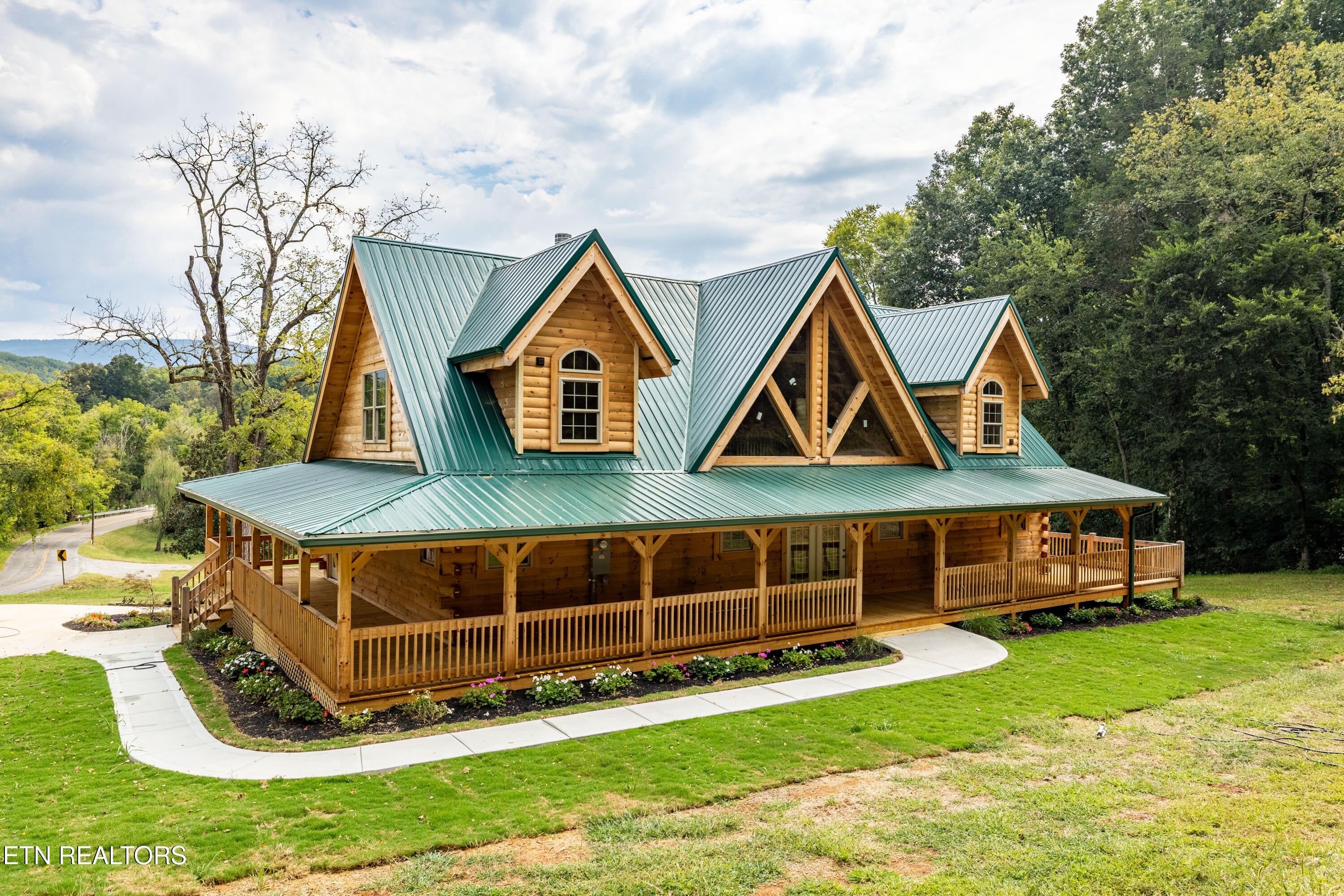 Maryville, Tennessee, 37803, United States, 3 Bedrooms Bedrooms, ,4 BathroomsBathrooms,Residential,Active,1952296