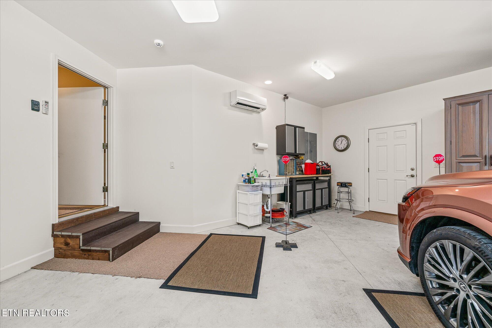 Crossville, Tennessee, 38558, United States, 4 Bedrooms Bedrooms, ,4 BathroomsBathrooms,Residential,Active,1909627