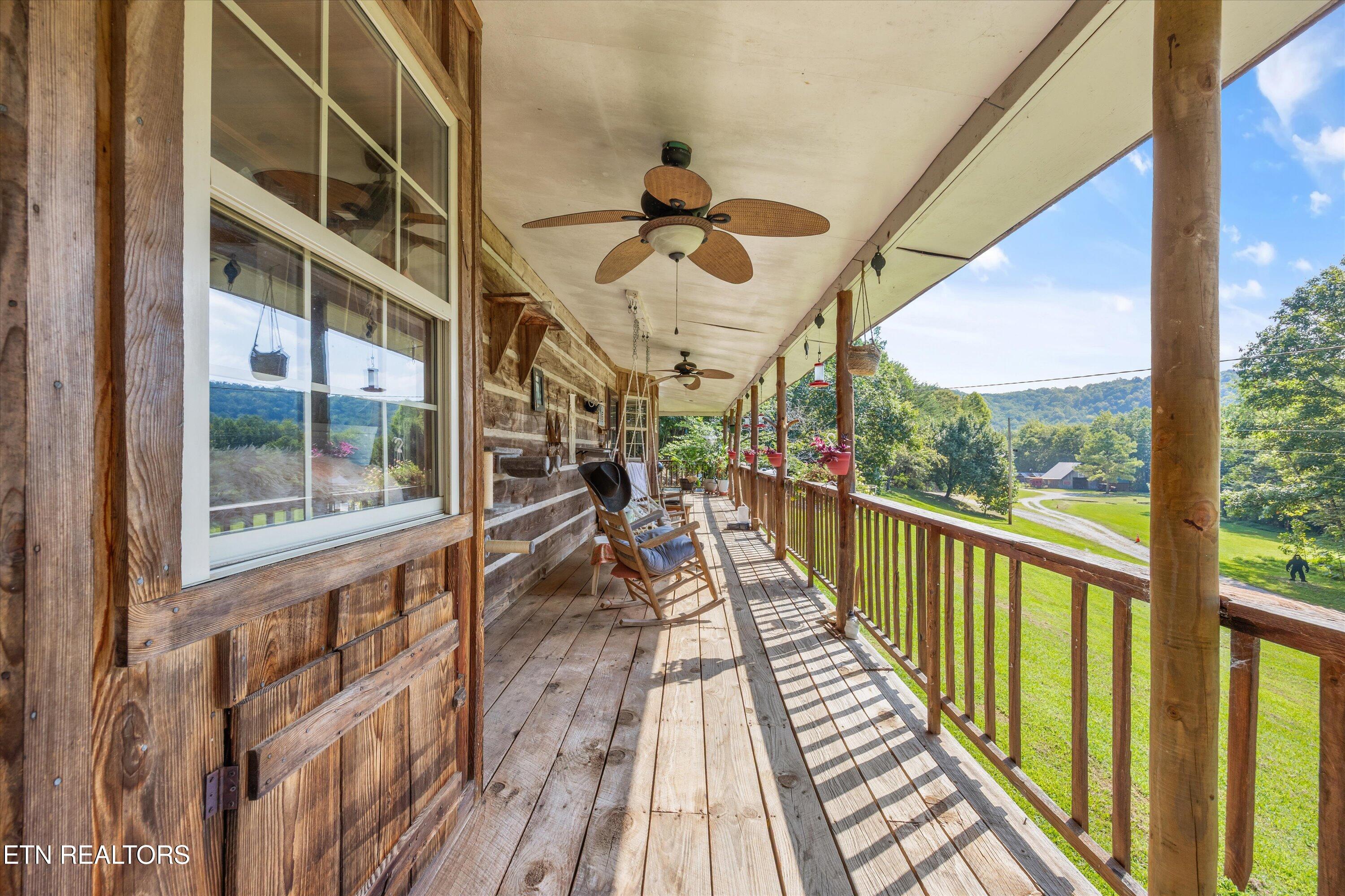 Winfield, Tennessee, 37892, United States, 18 Bedrooms Bedrooms, ,8 BathroomsBathrooms,Residential,Active,1920273