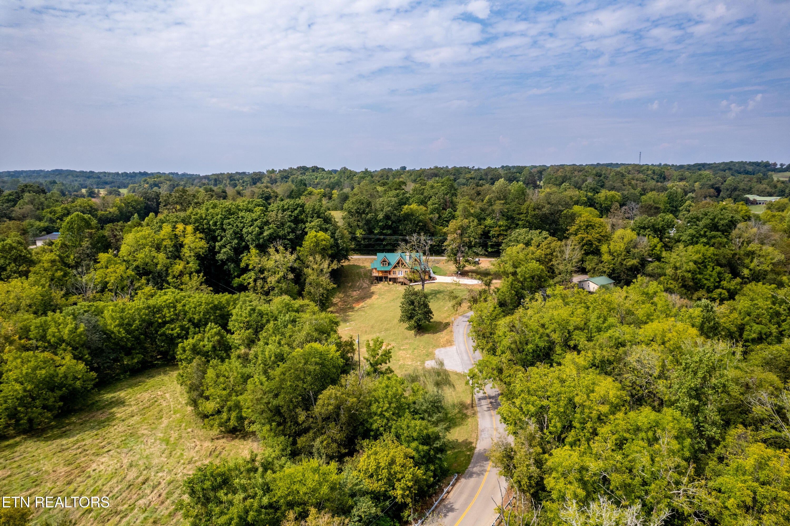 Maryville, Tennessee, 37803, United States, 3 Bedrooms Bedrooms, ,4 BathroomsBathrooms,Residential,Active,1952296