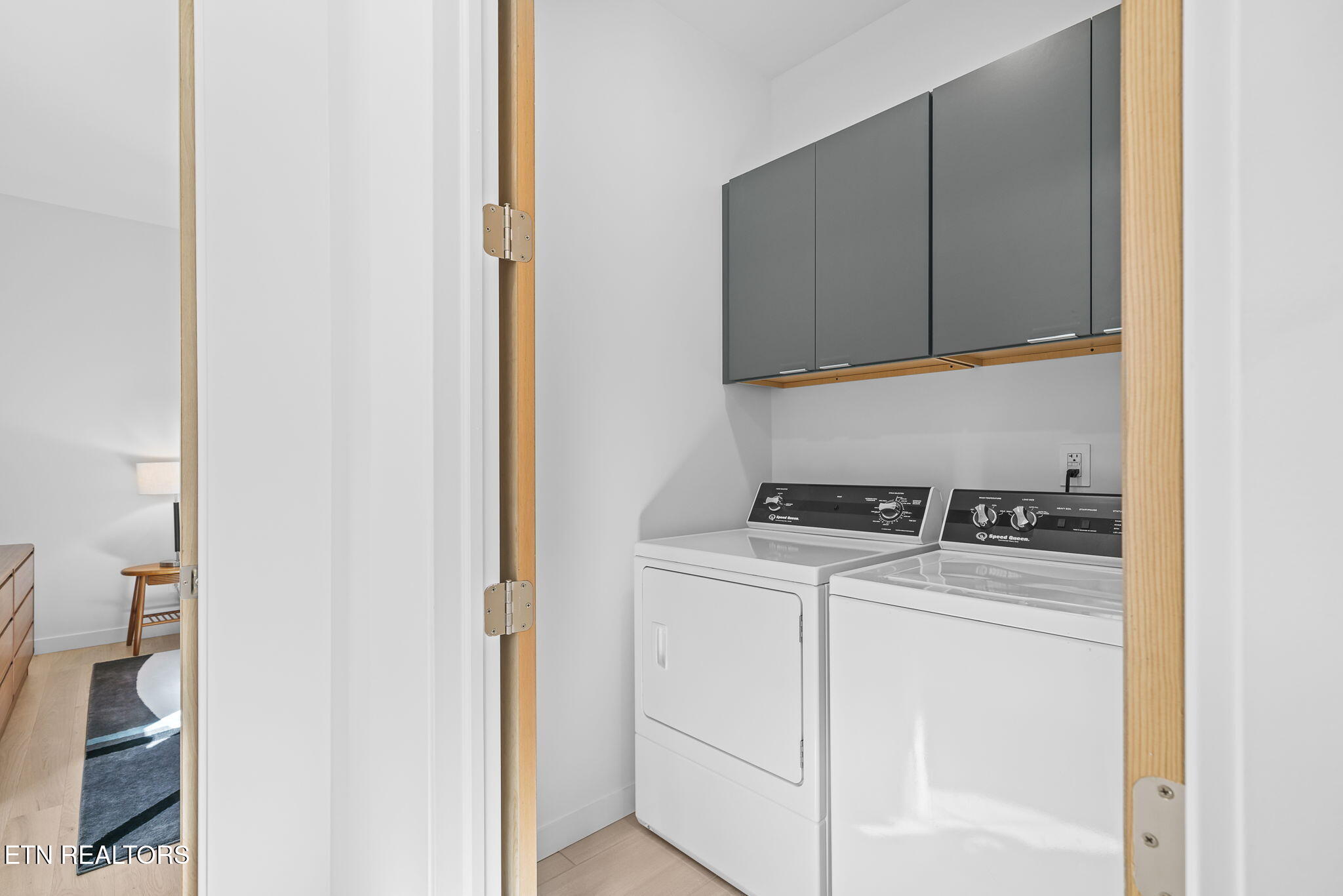 Crawford, Tennessee, 38554, United States, 3 Bedrooms Bedrooms, ,4 BathroomsBathrooms,Residential,Active,2008007