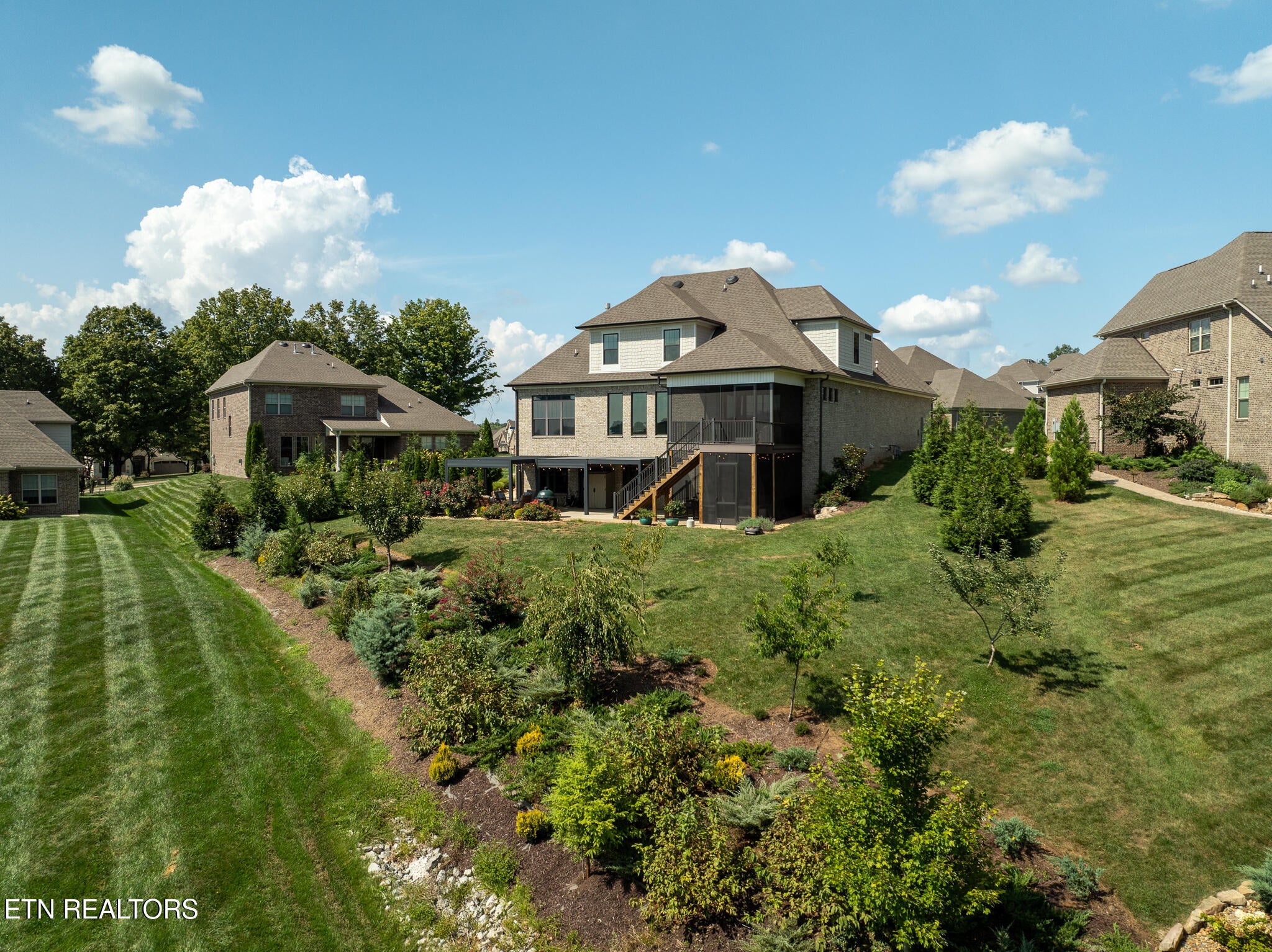 Knoxville, Tennessee, 37934, United States, 5 Bedrooms Bedrooms, ,5 BathroomsBathrooms,Residential,Pending,1922310