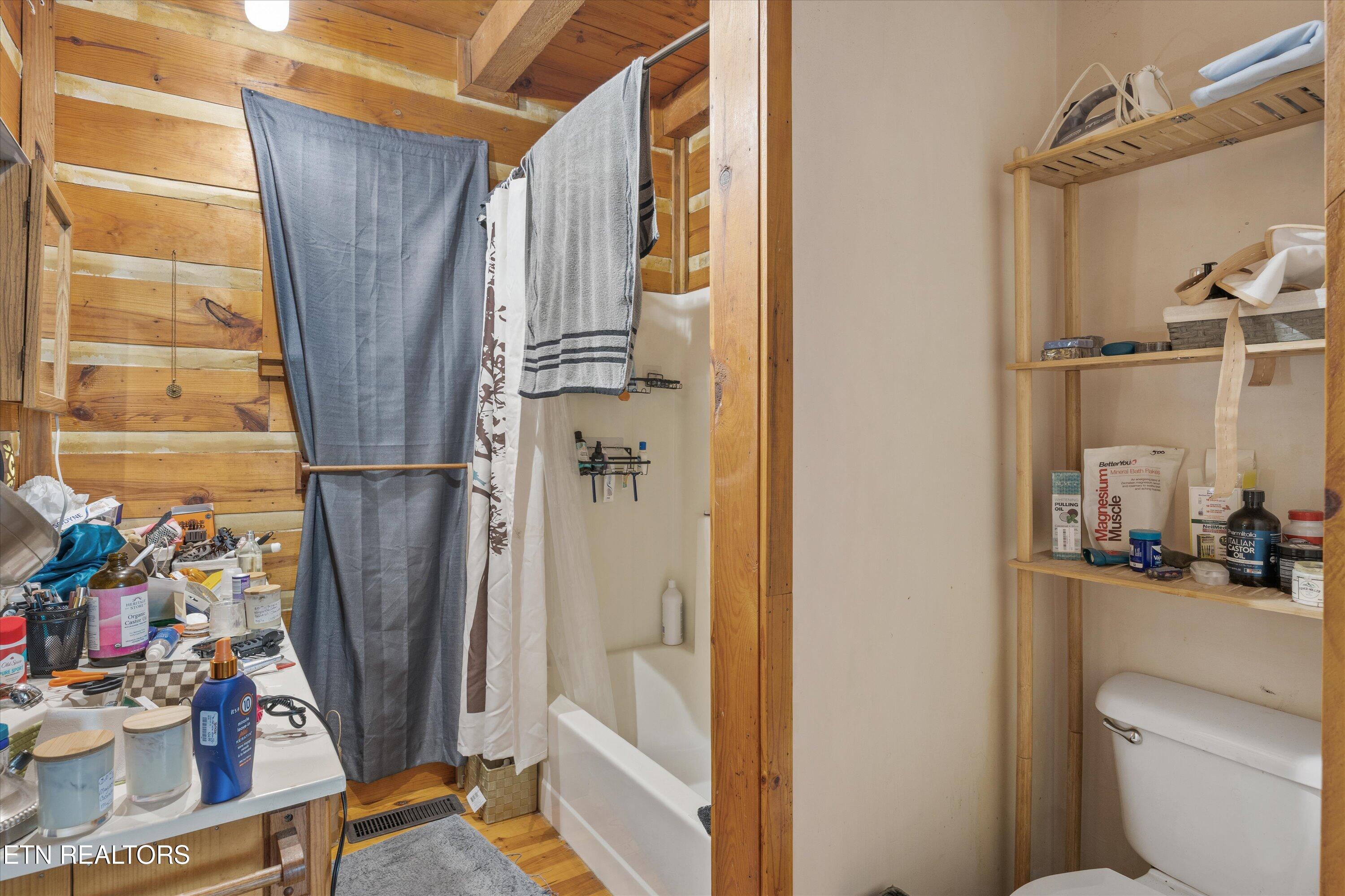 Winfield, Tennessee, 37892, United States, 18 Bedrooms Bedrooms, ,8 BathroomsBathrooms,Residential,Active,1920273