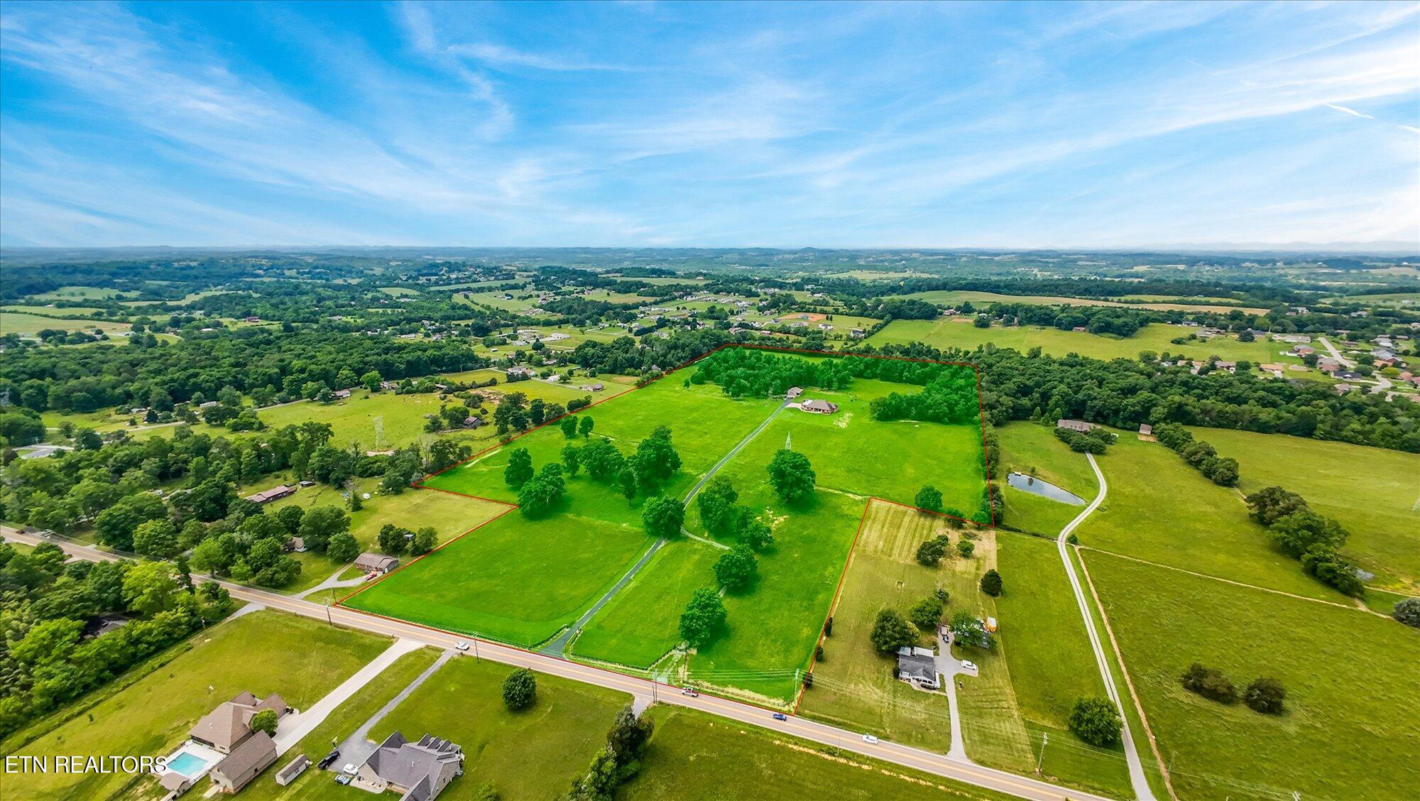 Maryville, Tennessee, 37801, United States, 4 Bedrooms Bedrooms, ,3 BathroomsBathrooms,Residential,Pending,2001366