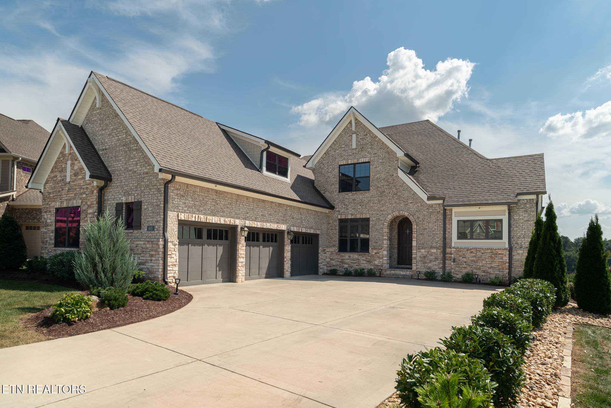 Knoxville, Tennessee, 37934, United States, 5 Bedrooms Bedrooms, ,5 BathroomsBathrooms,Residential,Pending,1922310