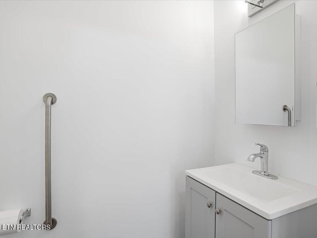 New Tazewell, Tennessee, 37825, United States, 2 Bedrooms Bedrooms, ,2 BathroomsBathrooms,Residential,Active,2007646