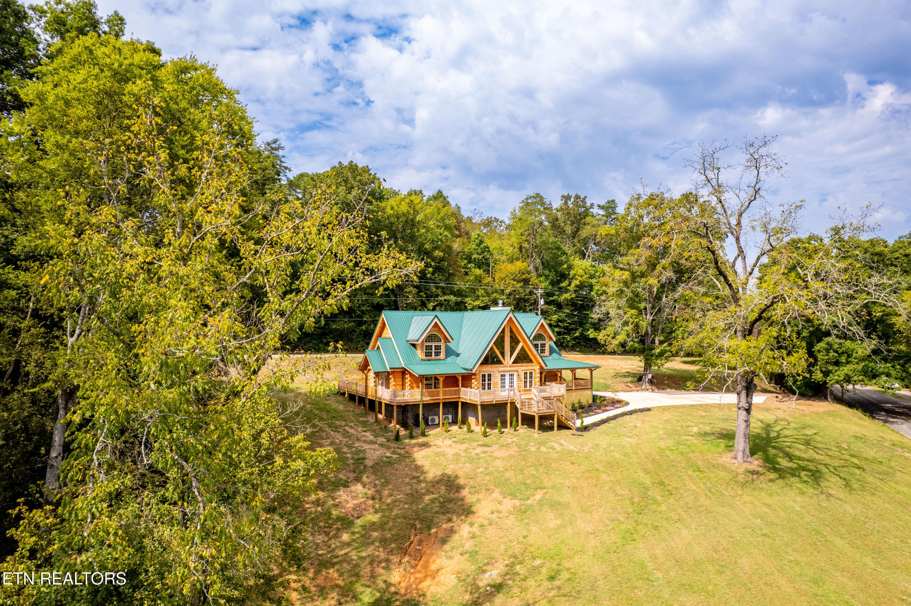 Maryville, Tennessee, 37803, United States, 3 Bedrooms Bedrooms, ,4 BathroomsBathrooms,Residential,Active,1952296