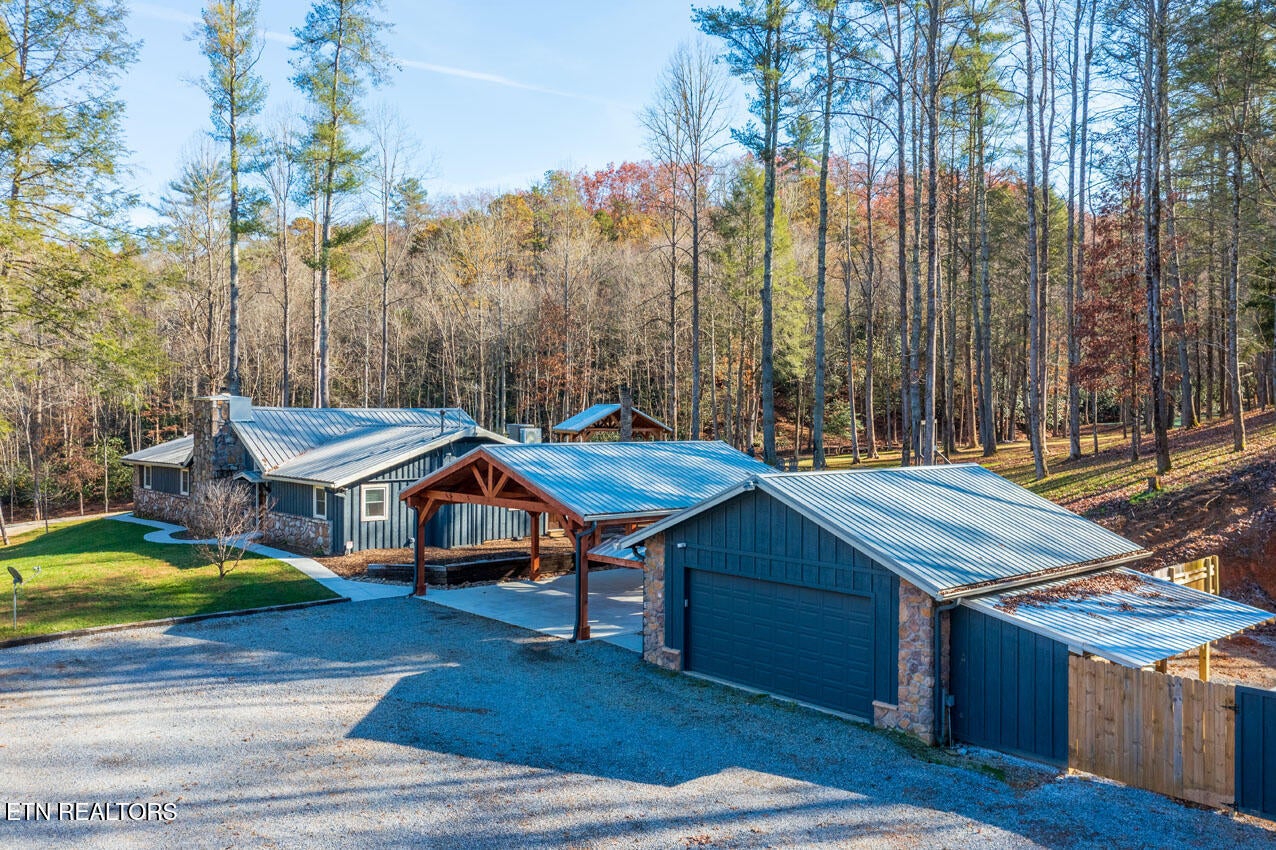 Walland, Tennessee, 37886, United States, 7 Bedrooms Bedrooms, ,6 BathroomsBathrooms,Residential,Active,1910366