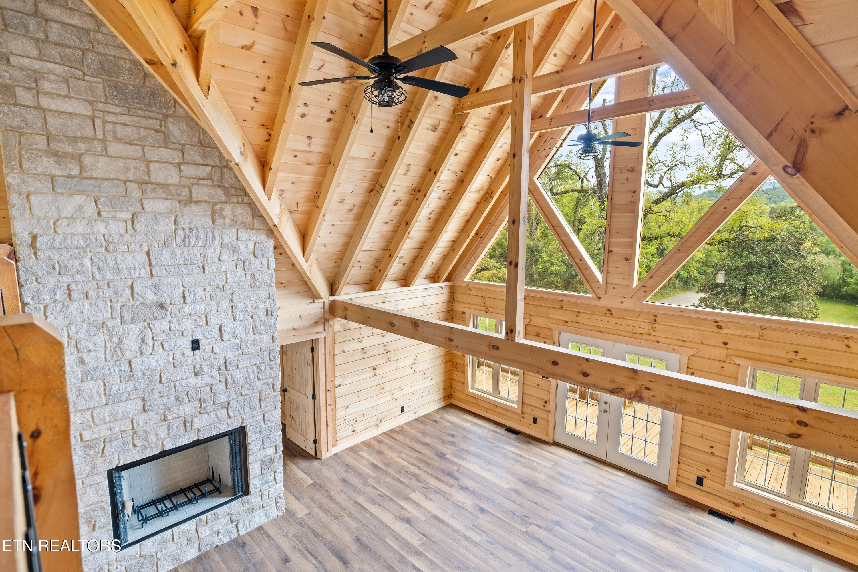 Maryville, Tennessee, 37803, United States, 3 Bedrooms Bedrooms, ,4 BathroomsBathrooms,Residential,Active,1952296