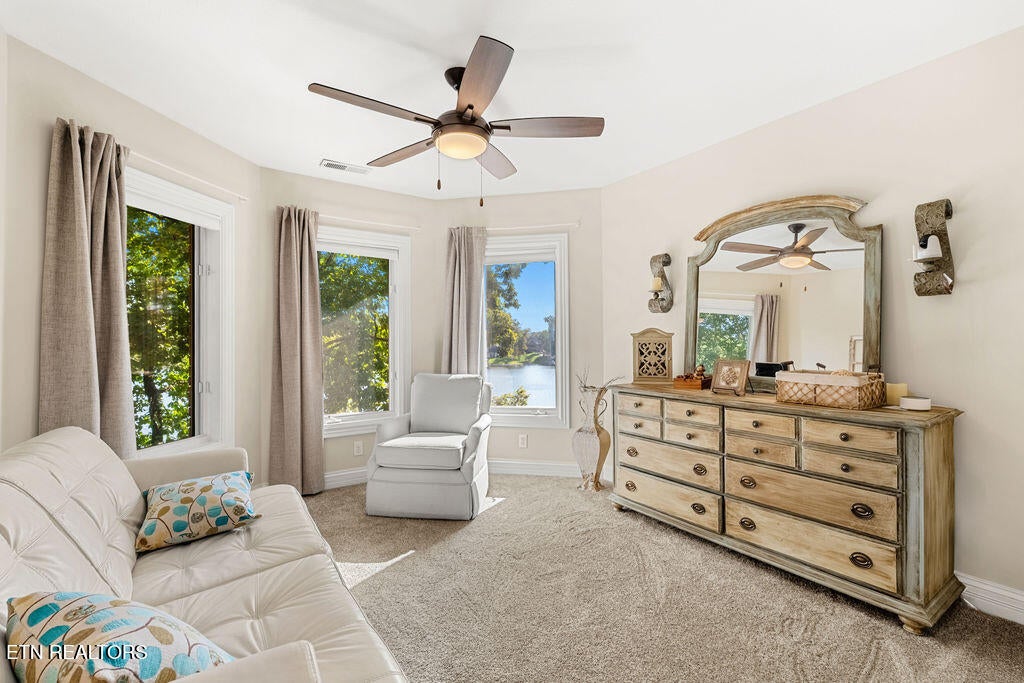 Loudon, Tennessee, 37774, United States, 4 Bedrooms Bedrooms, ,5 BathroomsBathrooms,Residential,Active,1968404