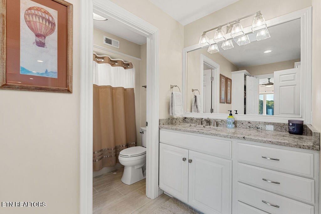 Loudon, Tennessee, 37774, United States, 4 Bedrooms Bedrooms, ,5 BathroomsBathrooms,Residential,Active,1968404