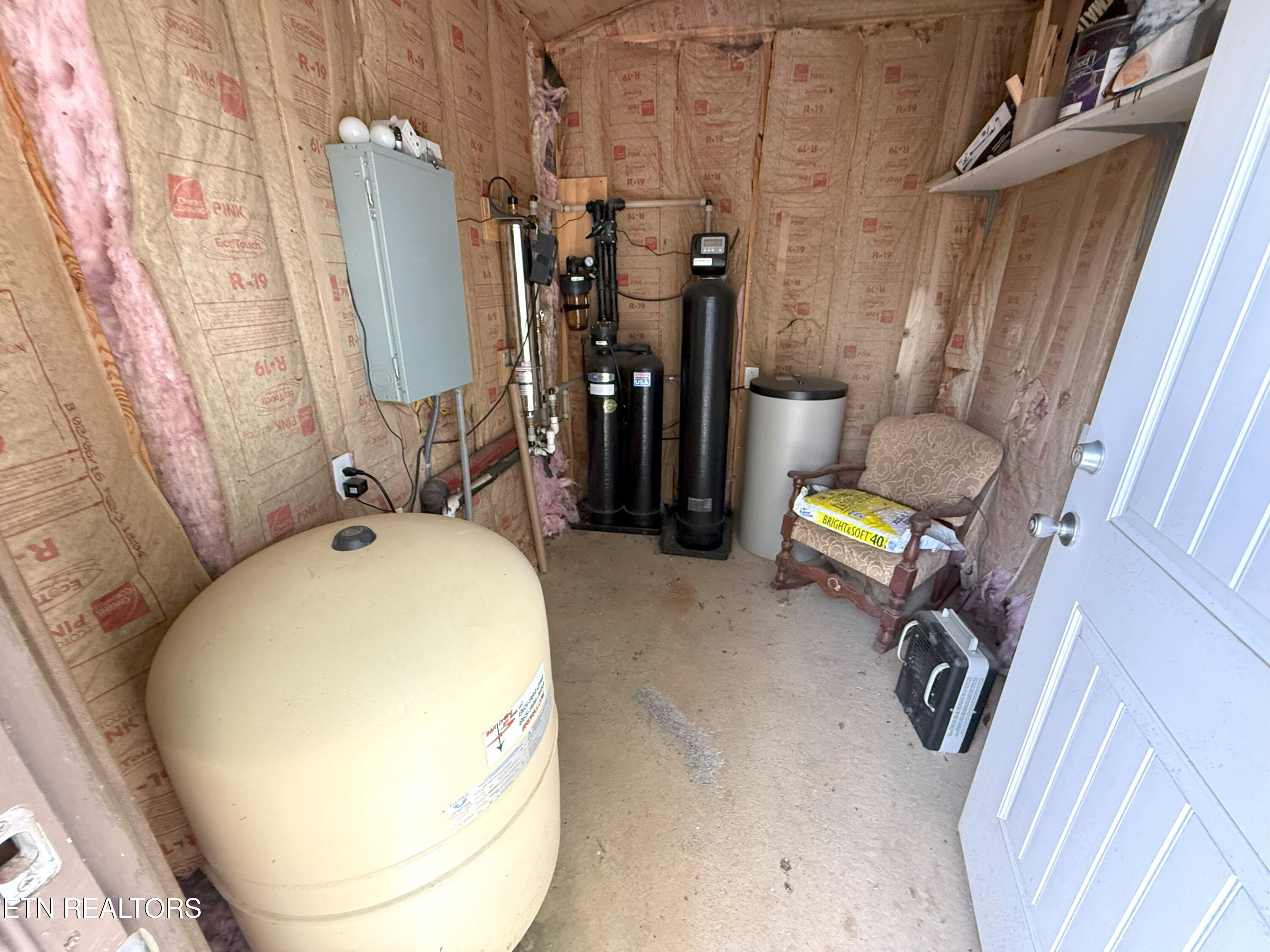 Maryville, Tennessee, 37801, United States, 4 Bedrooms Bedrooms, ,3 BathroomsBathrooms,Residential,Pending,2001366