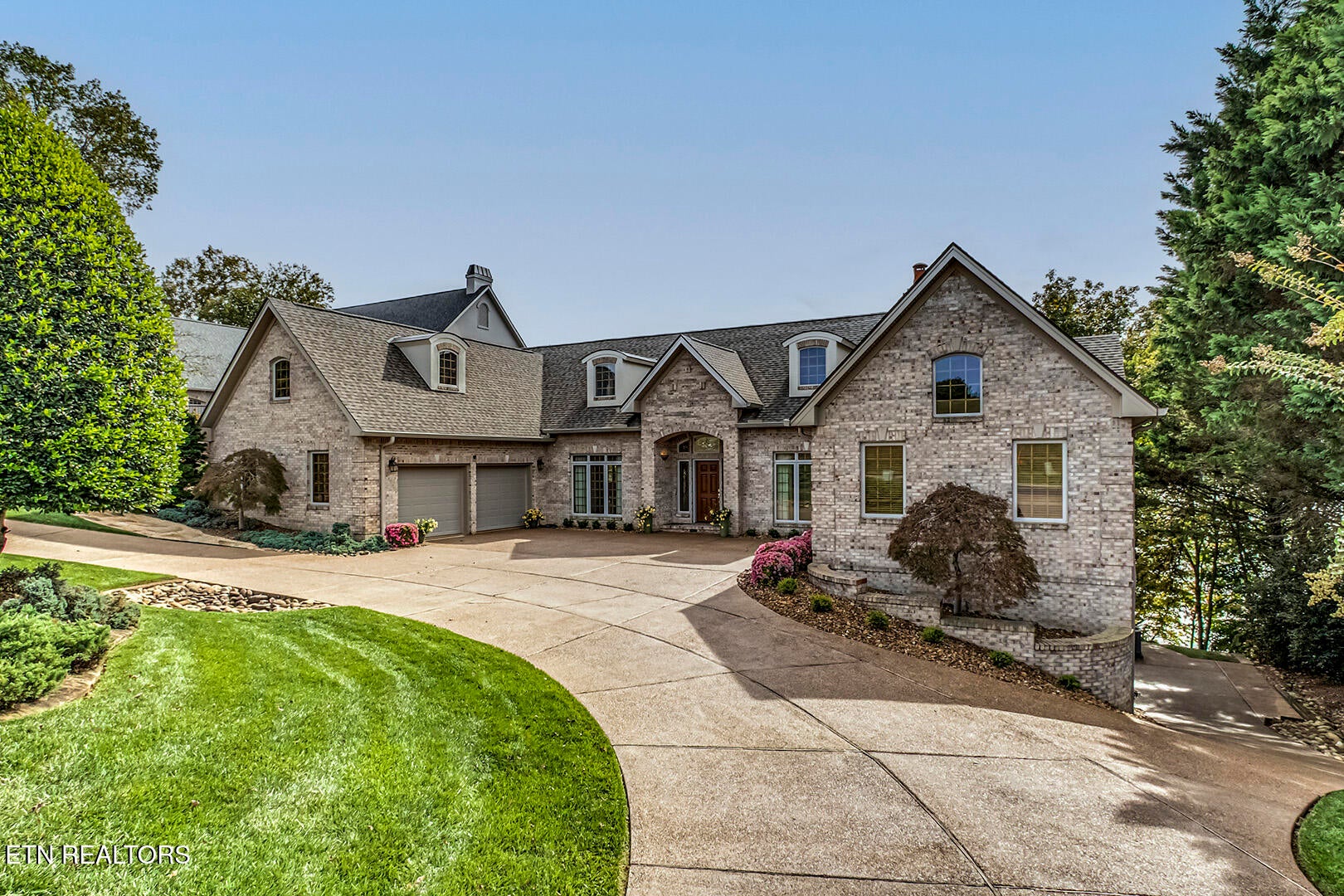 Vonore, Tennessee, 37885, United States, 5 Bedrooms Bedrooms, ,5 BathroomsBathrooms,Residential,Active,1973331