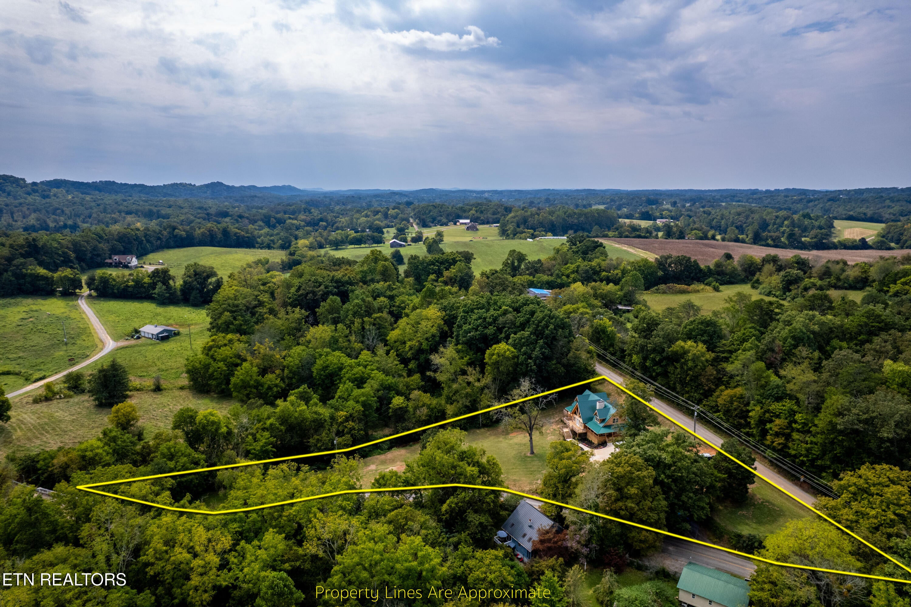 Maryville, Tennessee, 37803, United States, 3 Bedrooms Bedrooms, ,4 BathroomsBathrooms,Residential,Active,1952296