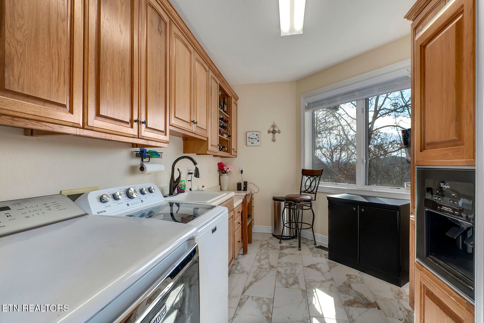 Loudon, Tennessee, 37774, United States, 4 Bedrooms Bedrooms, ,5 BathroomsBathrooms,Residential,Active,2015473