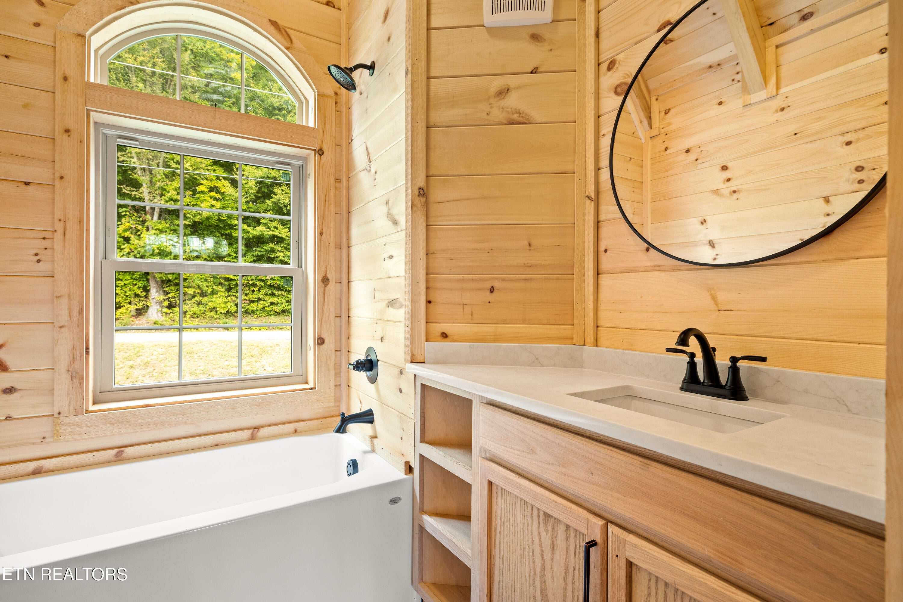 Maryville, Tennessee, 37803, United States, 3 Bedrooms Bedrooms, ,4 BathroomsBathrooms,Residential,Active,1952296