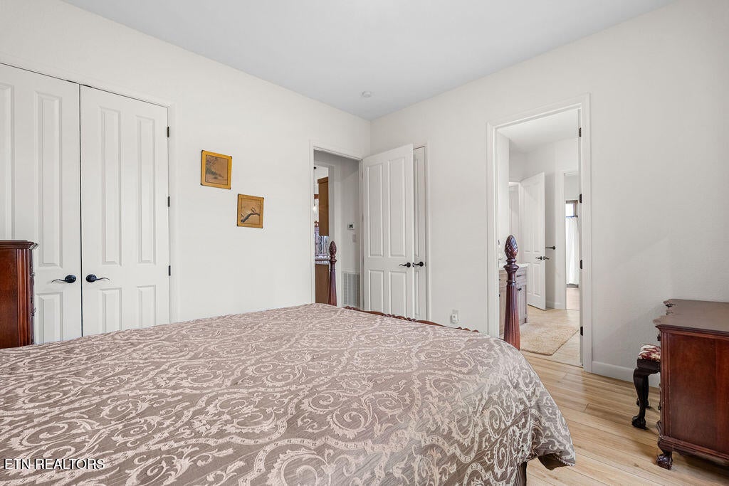 Maryville, Tennessee, 37801, United States, 5 Bedrooms Bedrooms, ,5 BathroomsBathrooms,Residential,Active,2013636