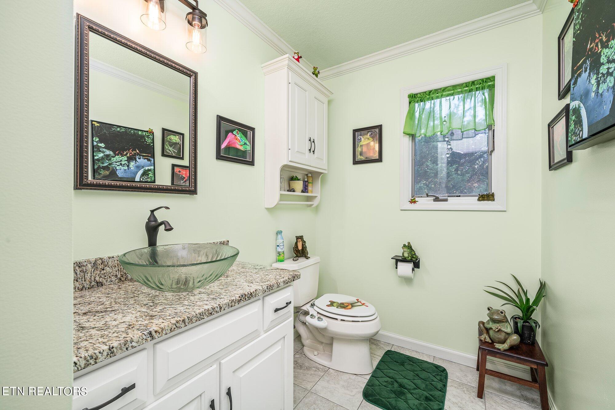 Crossville, Tennessee, 38558, United States, ,4 BathroomsBathrooms,Residential,Active,1748197
