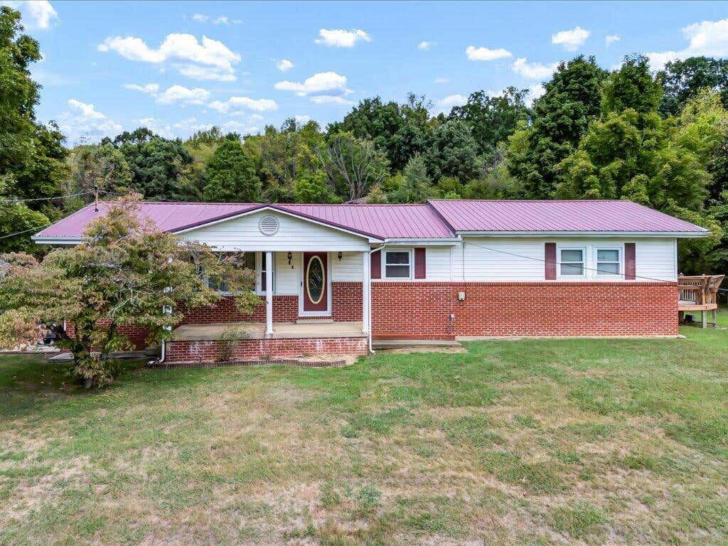 25 BLAKE LN, CHUCKEY, TN 37641, photo 1 of 36