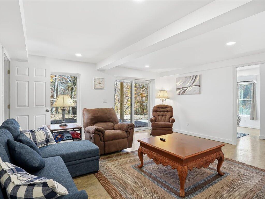 New Tazewell, Tennessee, 37825, United States, 2 Bedrooms Bedrooms, ,2 BathroomsBathrooms,Residential,Active,2007066