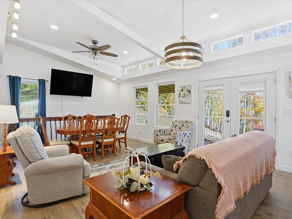 New Tazewell, Tennessee, 37825, United States, 2 Bedrooms Bedrooms, ,2 BathroomsBathrooms,Residential,Active,2007066