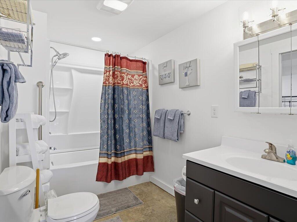 New Tazewell, Tennessee, 37825, United States, 2 Bedrooms Bedrooms, ,2 BathroomsBathrooms,Residential,Active,2007066