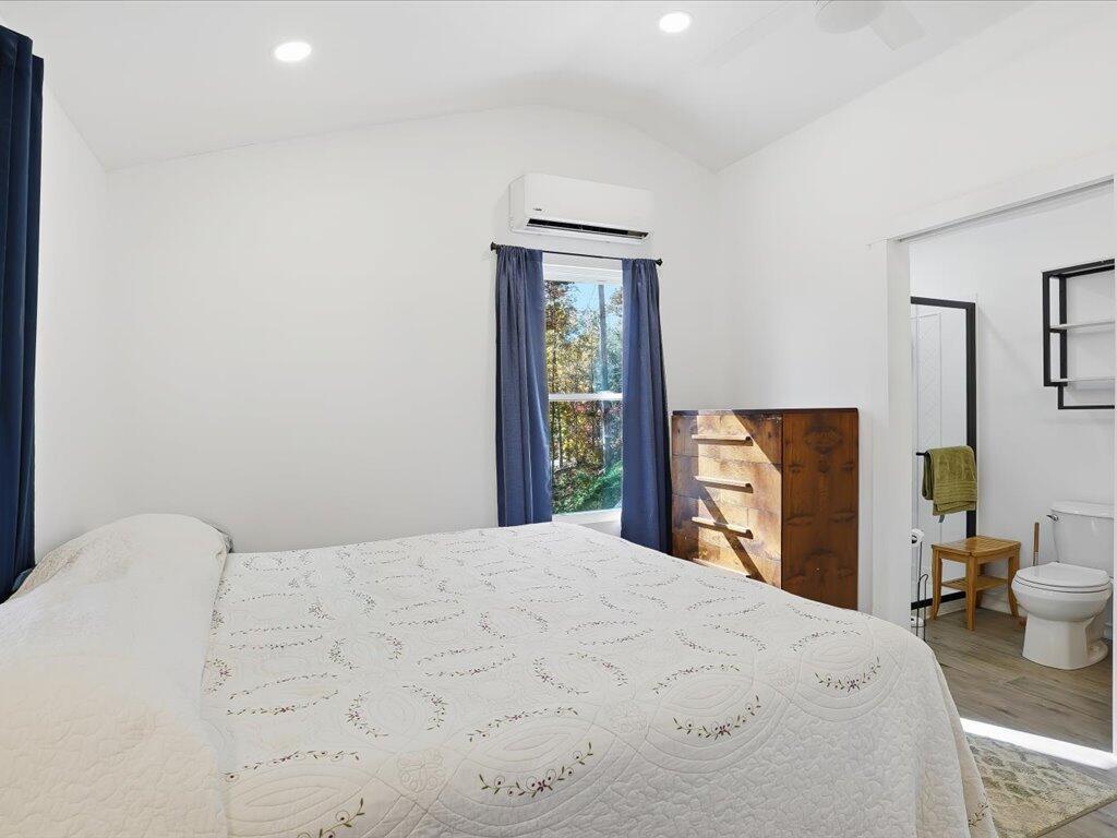 New Tazewell, Tennessee, 37825, United States, 2 Bedrooms Bedrooms, ,2 BathroomsBathrooms,Residential,Active,2007066