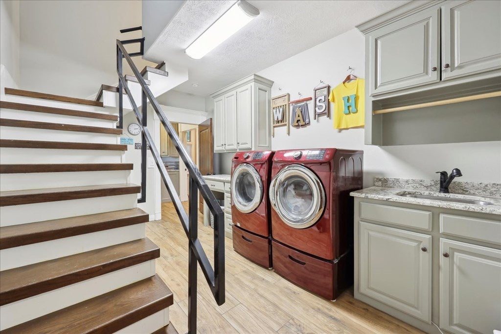 Kirbyville, Texas, 75956, United States, 3 Bedrooms Bedrooms, ,3 BathroomsBathrooms,Residential,Active,1992248