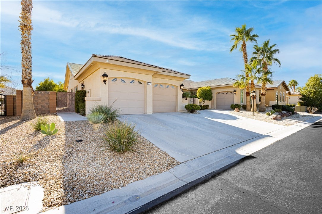 Las Vegas, Nevada, 89139, United States, 3 Bedrooms Bedrooms, ,4 BathroomsBathrooms,Residential,Active,2010536