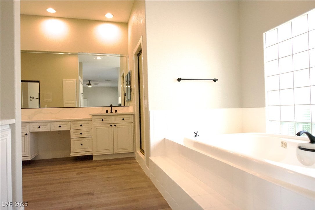 Las Vegas, Nevada, 89117, United States, 6 Bedrooms Bedrooms, ,5 BathroomsBathrooms,Residential,Active,2007319