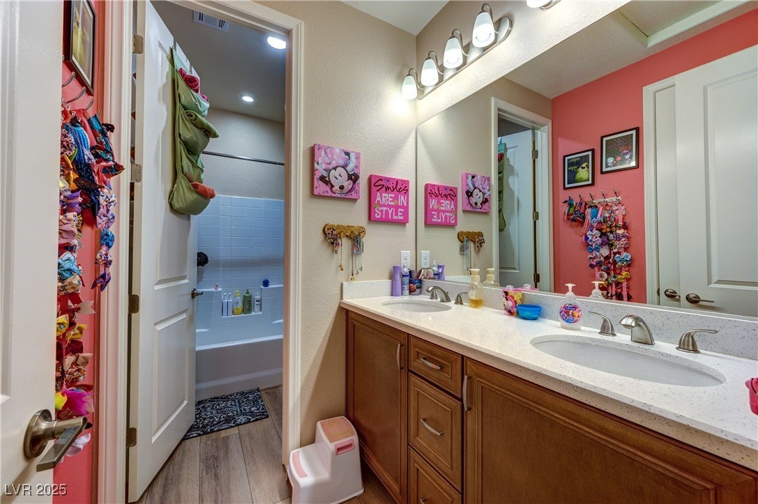 Las Vegas, Nevada, 89149, United States, 5 Bedrooms Bedrooms, ,4 BathroomsBathrooms,Residential,Active,1933730