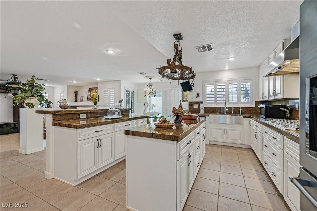 Henderson, Nevada, 89052, United States, 5 Bedrooms Bedrooms, ,4 BathroomsBathrooms,Residential,Active,1739708