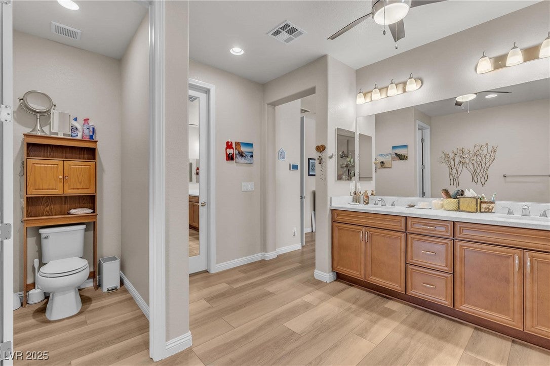 Las Vegas, Nevada, 89149, United States, 5 Bedrooms Bedrooms, ,4 BathroomsBathrooms,Residential,Active,1933730