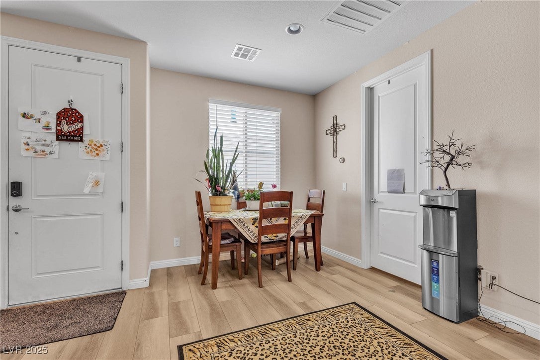 Las Vegas, Nevada, 89149, United States, 5 Bedrooms Bedrooms, ,4 BathroomsBathrooms,Residential,Active,1933730