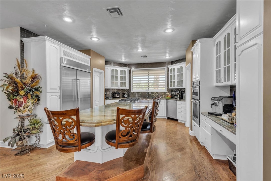 Las Vegas, Nevada, 89146, United States, 5 Bedrooms Bedrooms, ,7 BathroomsBathrooms,Residential,Active,1933735