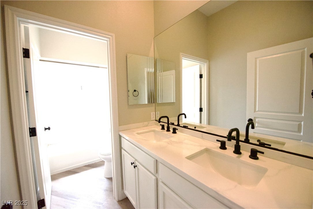 Las Vegas, Nevada, 89117, United States, 6 Bedrooms Bedrooms, ,5 BathroomsBathrooms,Residential,Active,2007319