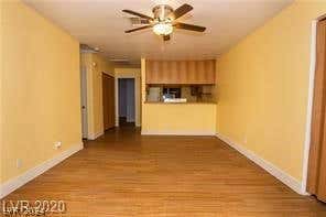 217 N 18TH ST APT D, LAS VEGAS, NV 89101, photo 4 of 23