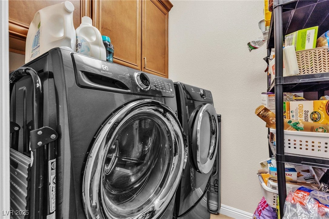 Las Vegas, Nevada, 89149, United States, 5 Bedrooms Bedrooms, ,4 BathroomsBathrooms,Residential,Active,1933730