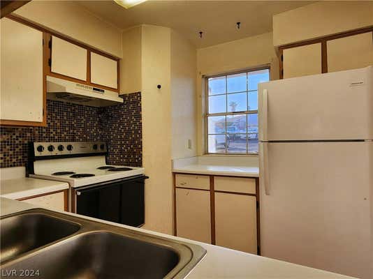 2008 MESQUITE LN APT 102, LAUGHLIN, NV 89029, photo 4 of 22