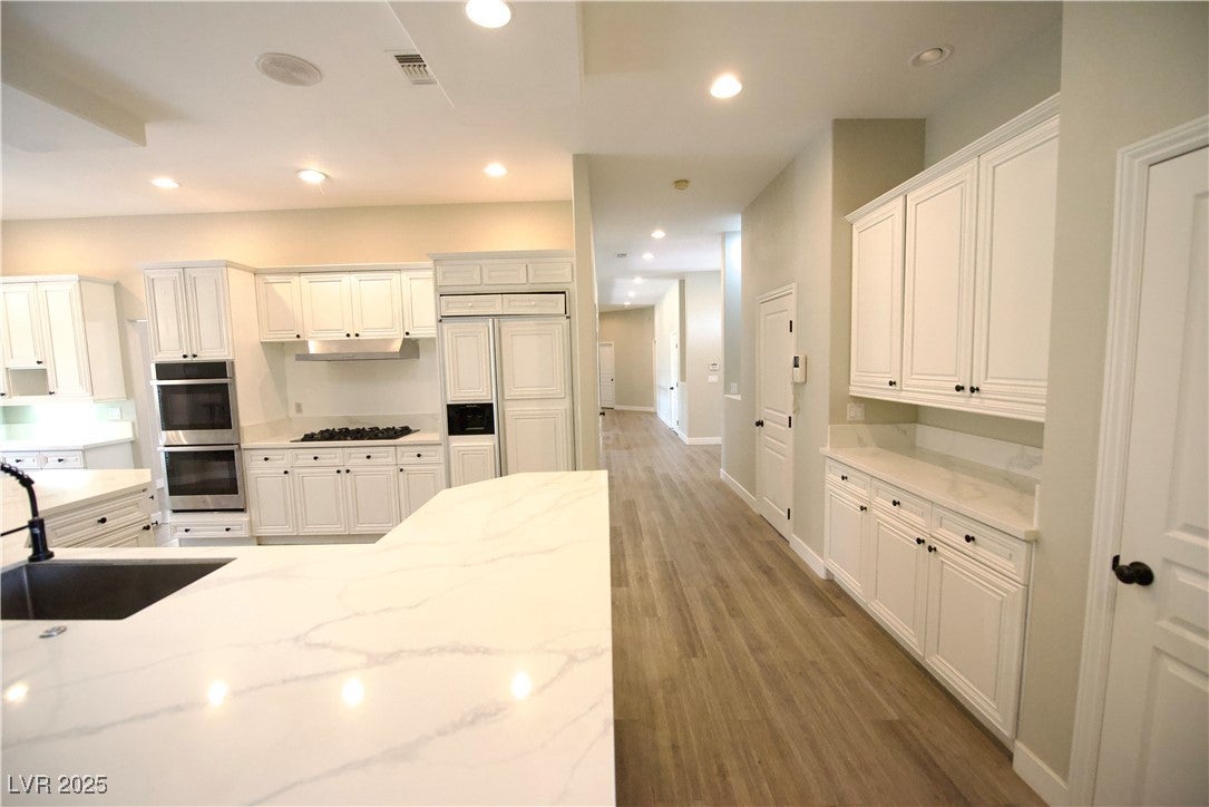 Las Vegas, Nevada, 89117, United States, 6 Bedrooms Bedrooms, ,5 BathroomsBathrooms,Residential,Active,2007319