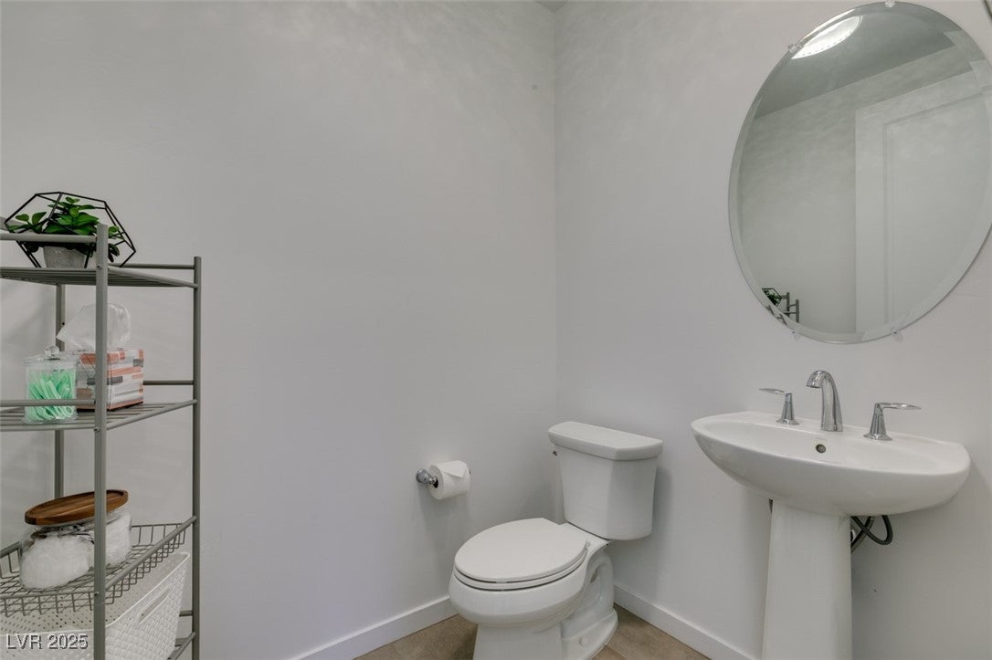 Las Vegas, Nevada, 89138, United States, 5 Bedrooms Bedrooms, ,4 BathroomsBathrooms,Residential,Active,1961955