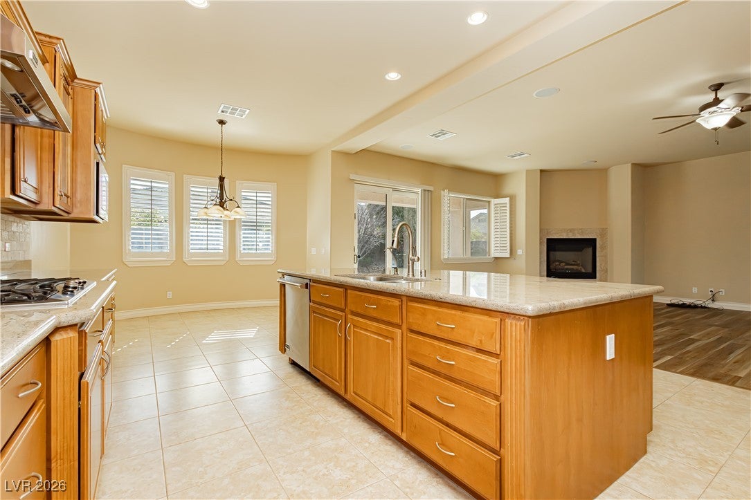 Las Vegas, Nevada, 89139, United States, 3 Bedrooms Bedrooms, ,4 BathroomsBathrooms,Residential,Active,2010536