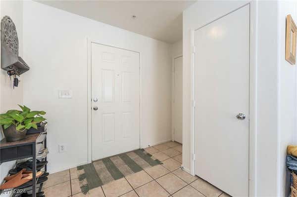 1121 PARADISE DESERT AVE, HENDERSON, NV 89002, photo 4 of 52