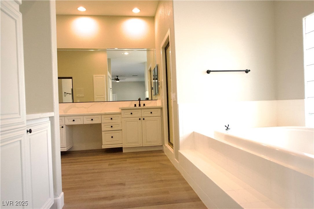 Las Vegas, Nevada, 89117, United States, 6 Bedrooms Bedrooms, ,5 BathroomsBathrooms,Residential,Active,2007319