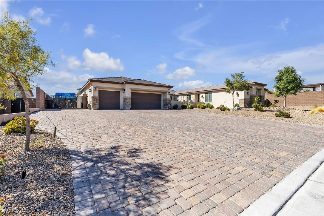 Las Vegas, Nevada, 89149, United States, 5 Bedrooms Bedrooms, ,4 BathroomsBathrooms,Residential,Active,1933730