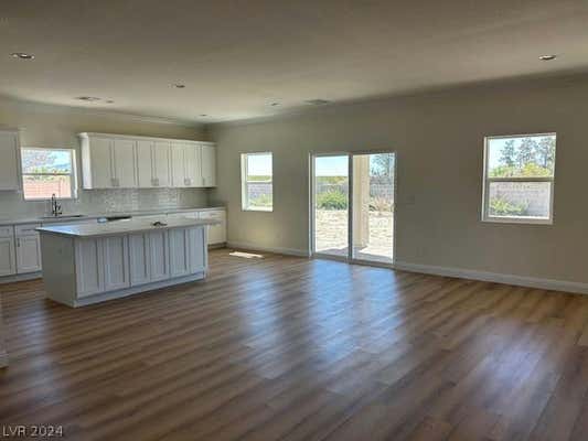 5471 LINCOLNWOOD CT, PAHRUMP, NV 89061, photo 4 of 9